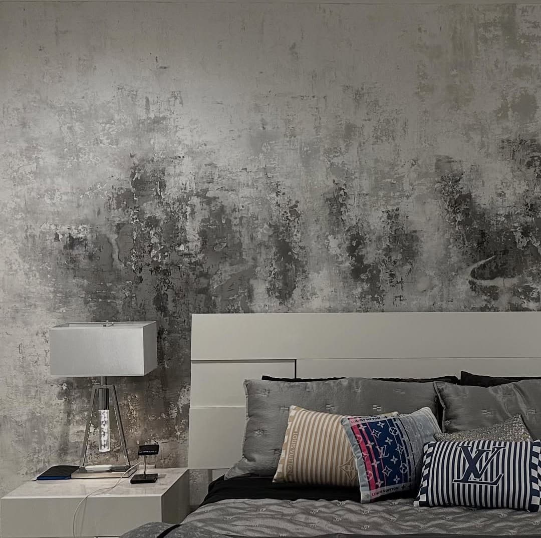 Bedroom feature wall in soft mineral plaster